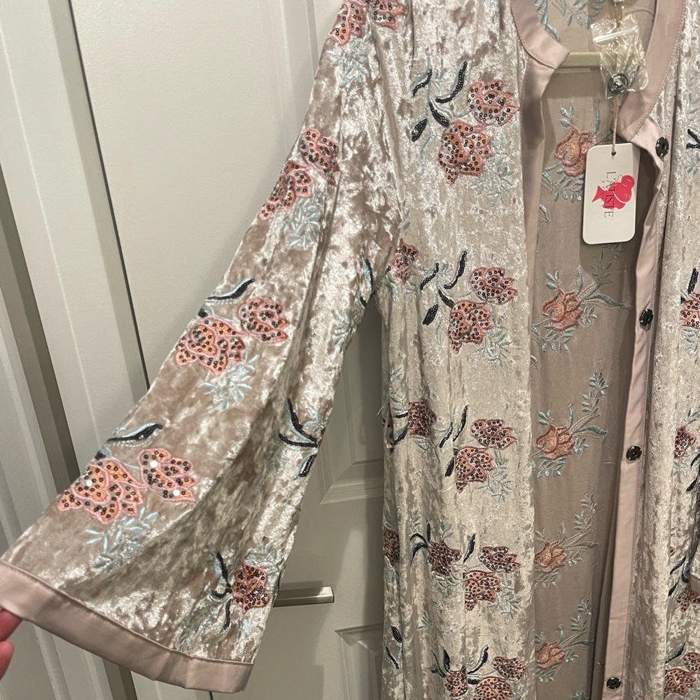 Flower Print long Kimono - Picture 4 of 10